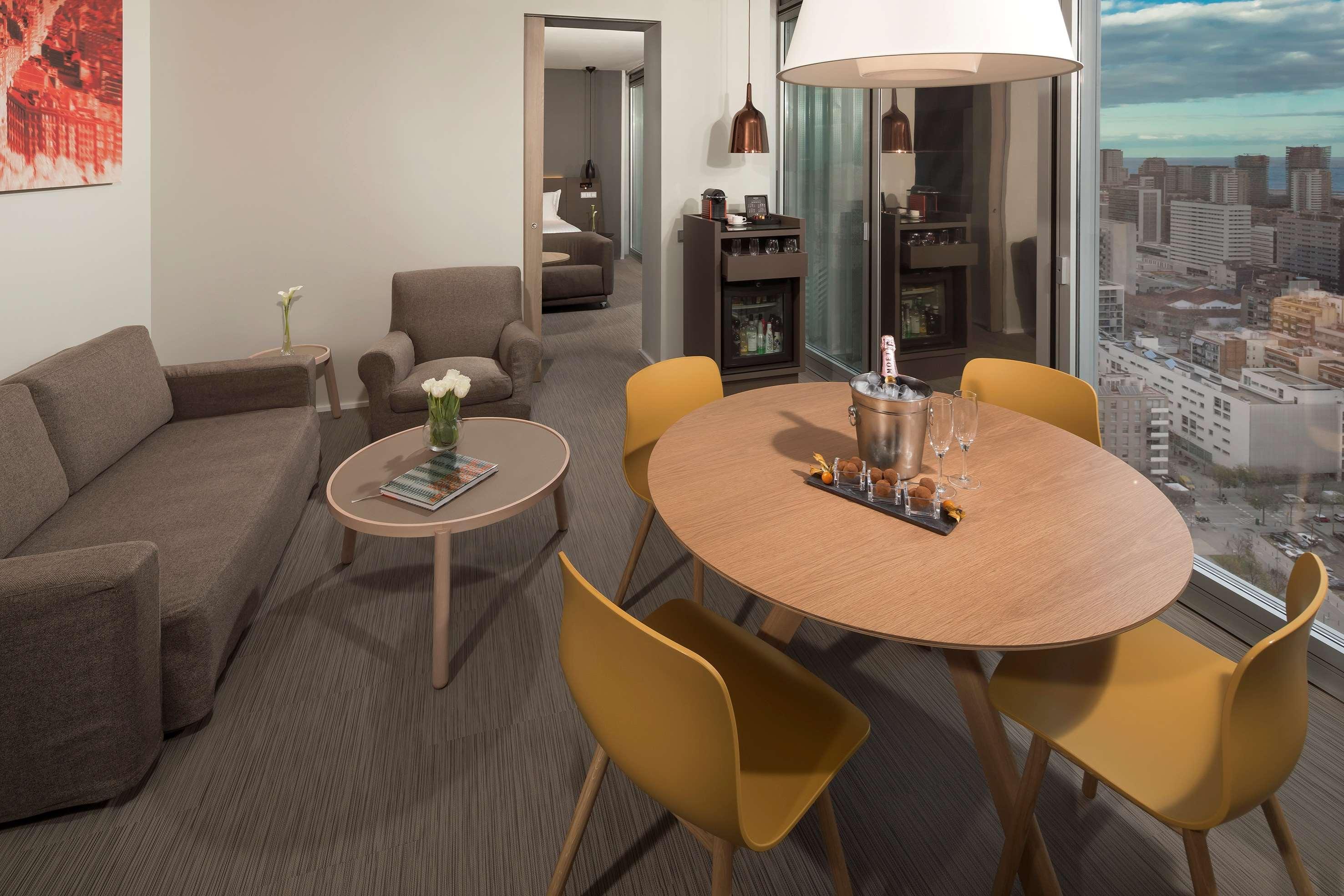The Level At Melia Barcelona Sky Hotel Ngoại thất bức ảnh